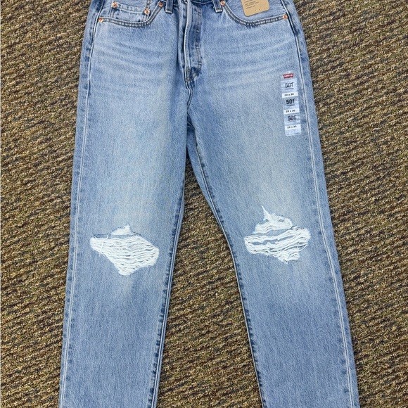 Levi's 501 Light Blue Denim Jeans with Leather Patch - Picture 3 of 6